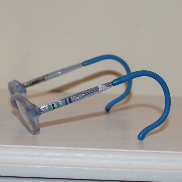 Little One's Eyewear (leader) - Picture 2 of 5